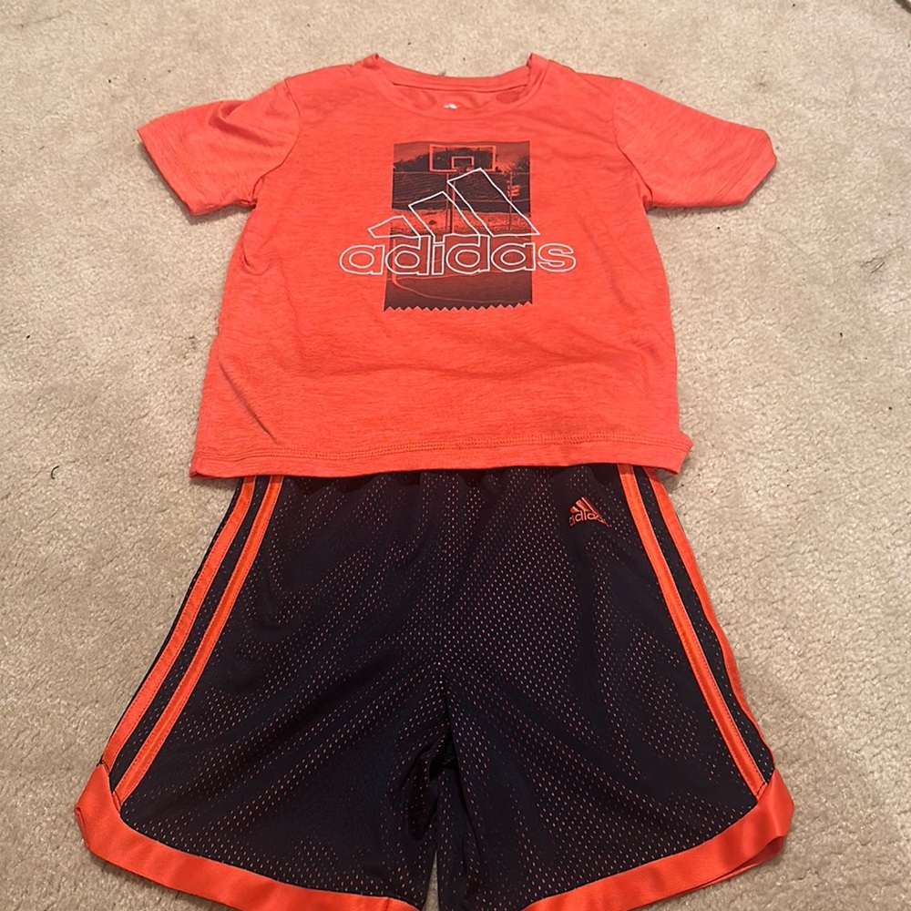 Boys Adidas shorts set size 5